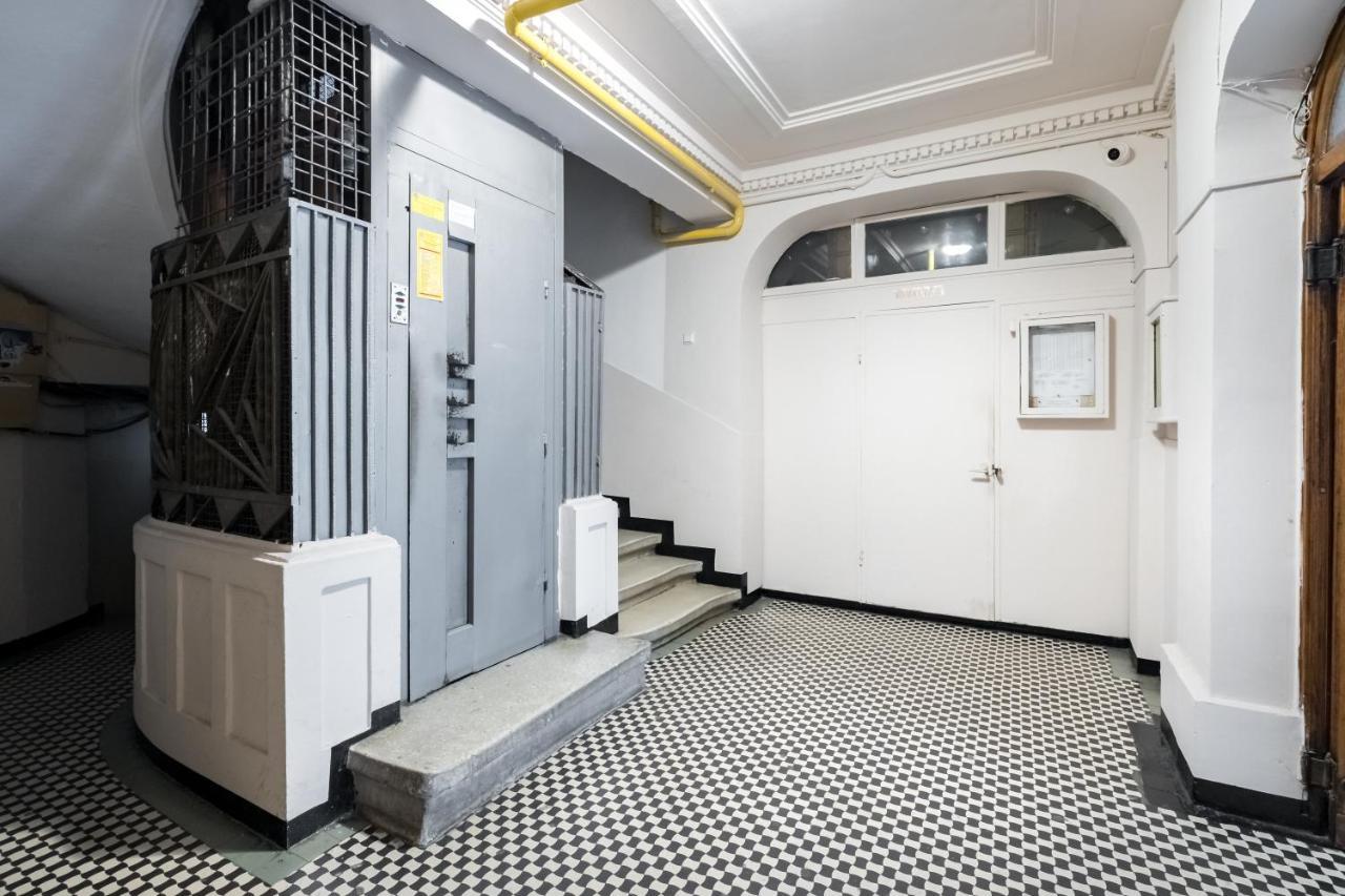 Cismigiu Serenity: 1Br Flat With Scenic Balcony Бухарест Экстерьер фото